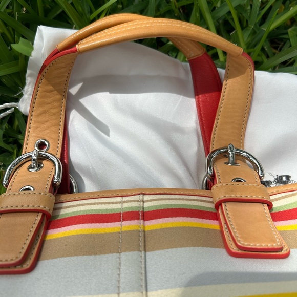 Vintage Coach Hampton Daisy Multicolored Tote with Original Dust-bag - Picture 11 of 13